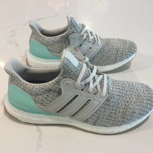 Adidas Ultra Boost Women’s Carbon Clear Mint shoes